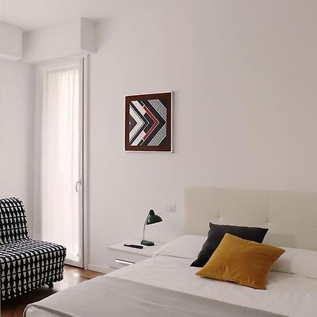 Bilocale Metro 4 Blu Frattini - Airport Linate Appartement Milaan Buitenkant foto
