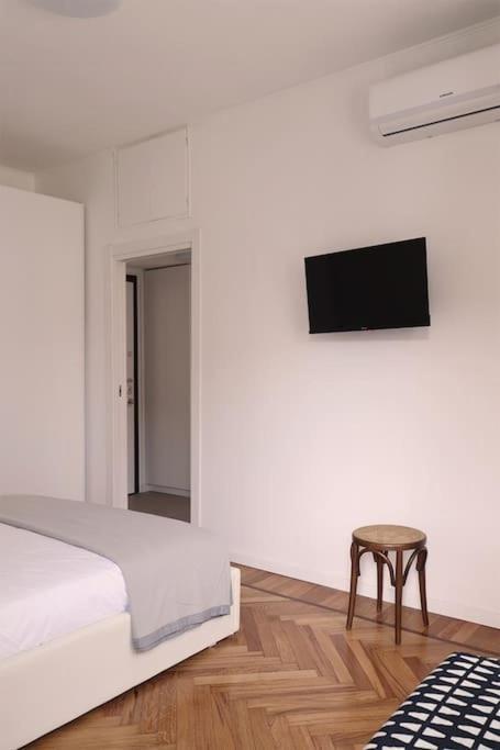 Bilocale Metro 4 Blu Frattini - Airport Linate Appartement Milaan Buitenkant foto